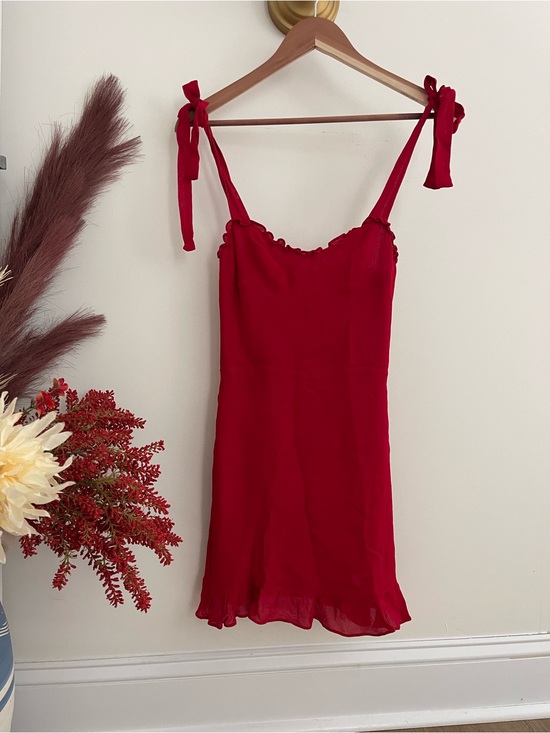 Reformation Dresses & Skirts - Reformation Scarlet Tie-Shoulder Slip Chemise